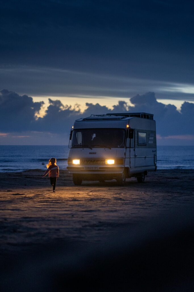 Packliste für Familien - Camper am Strand